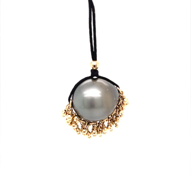 14 Karat Yellow Gold Tahitian Black Pearl Necklace